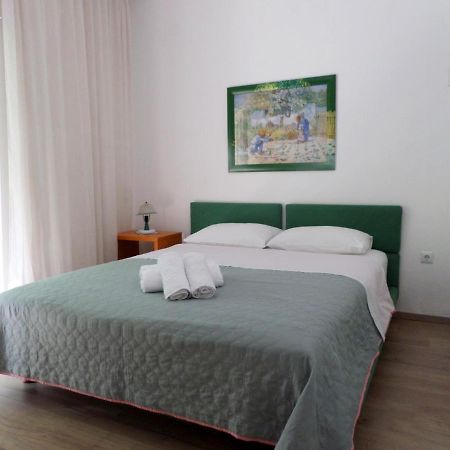 Anais Apartment Néa Péramos Eksteriør bilde