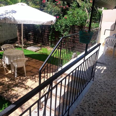 Anais Apartment Néa Péramos Eksteriør bilde