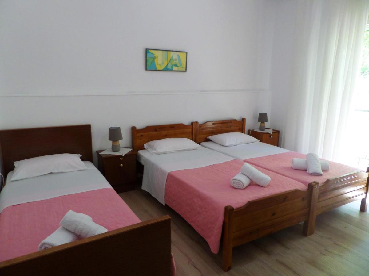 Anais Apartment Néa Péramos Eksteriør bilde